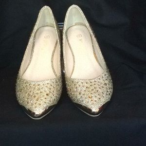 Nature Breeze gold sparkly party flats